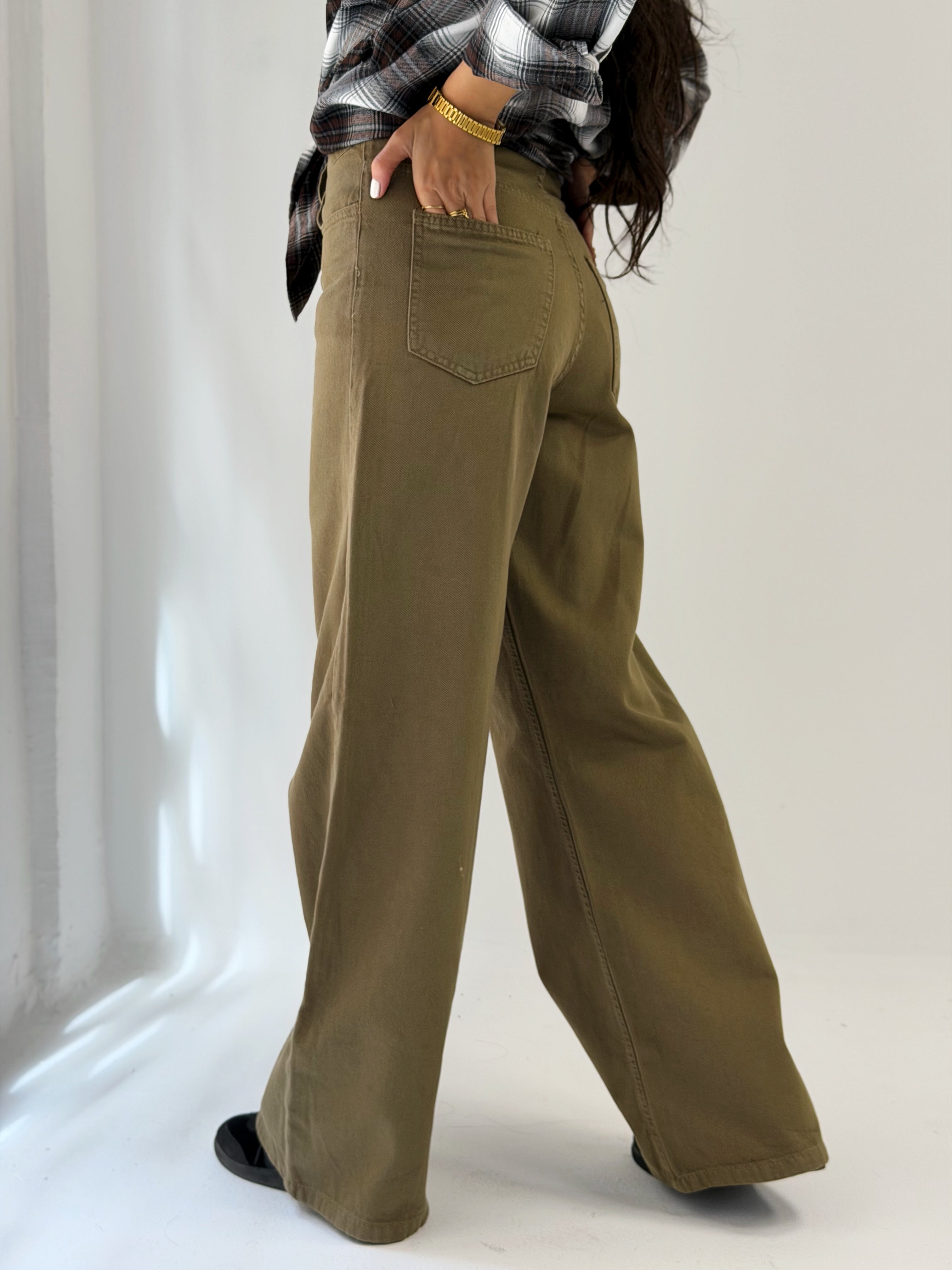 Straight Leg Jeans Olive - AB ESSENTIALS