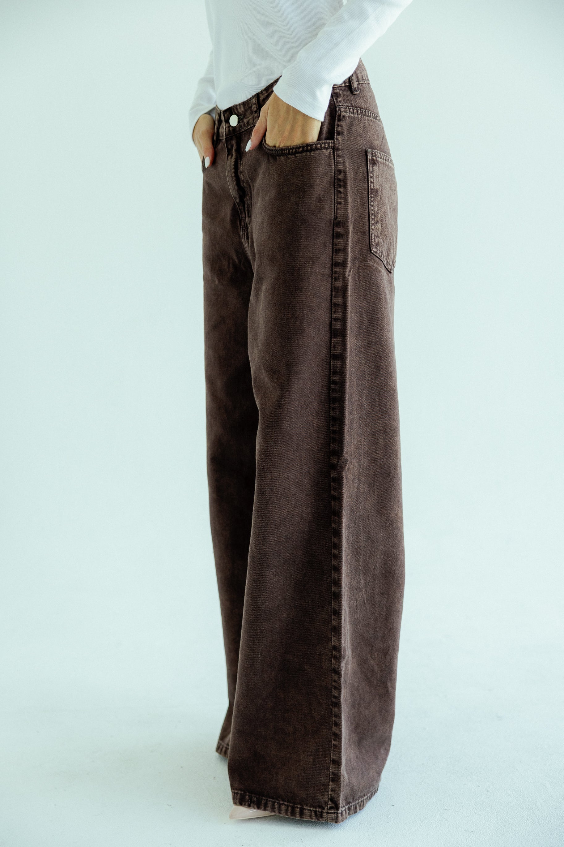 Straight Leg Jeans Washed Brown - AB ESSENTIALS