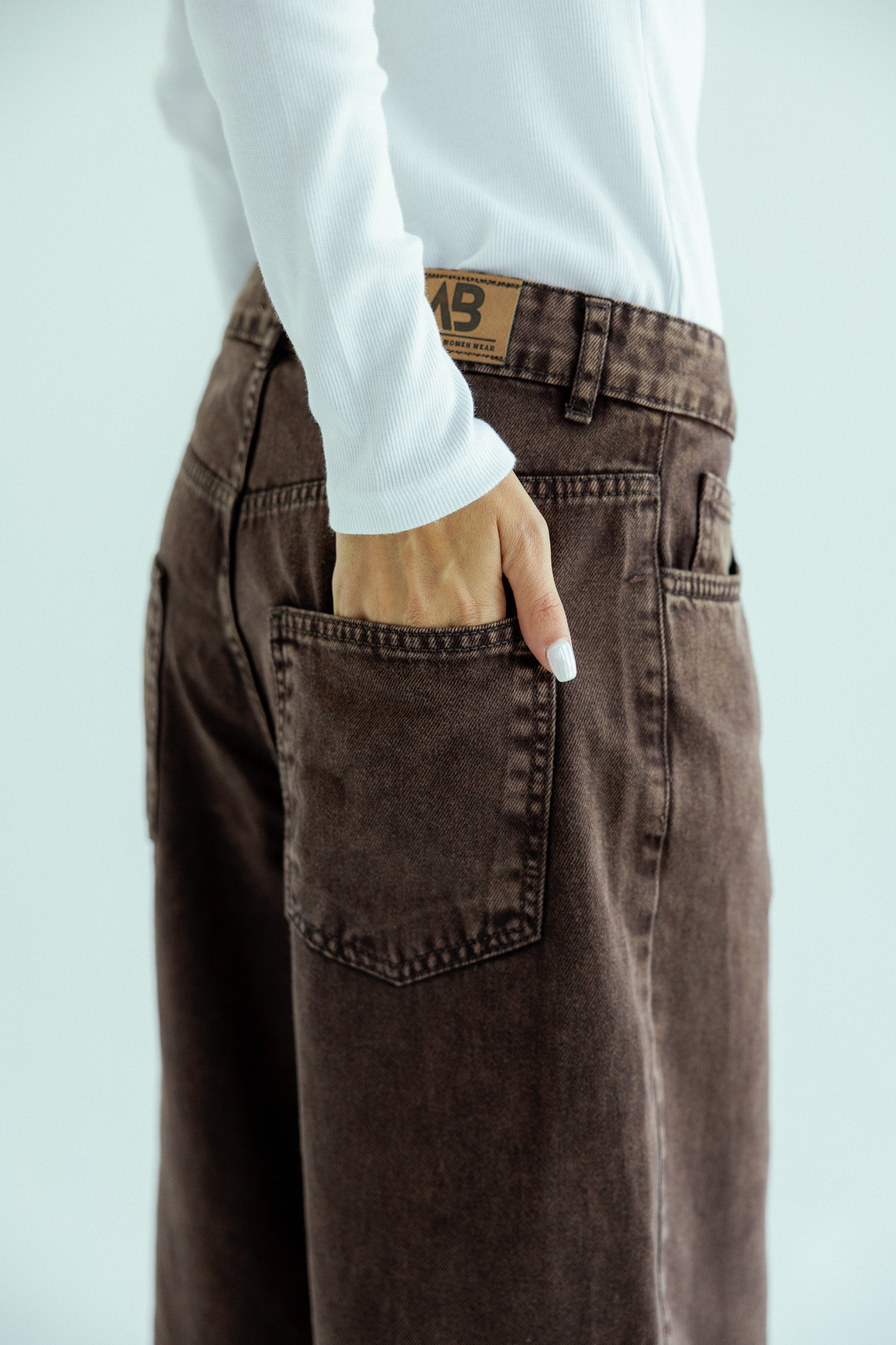 Straight Leg Jeans Washed Brown - AB ESSENTIALS